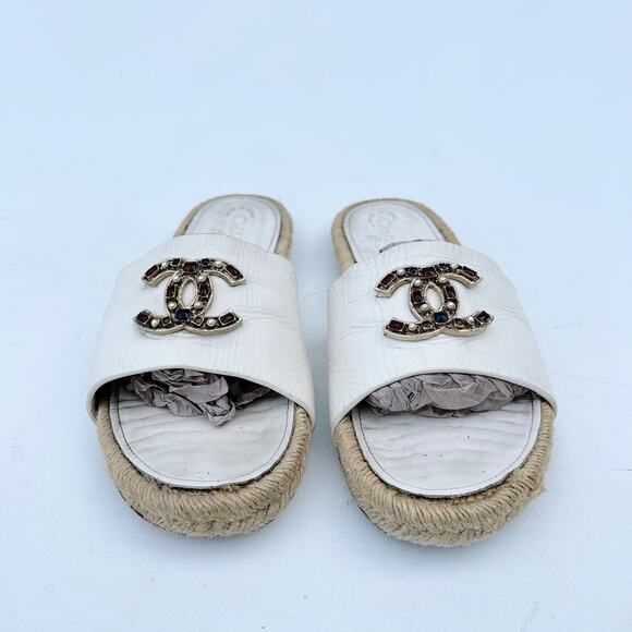 Chanel Authentic White Leather Espadrilles Flats Sandals Slides CC 9 Jewels 40 - Picture 3 of 12